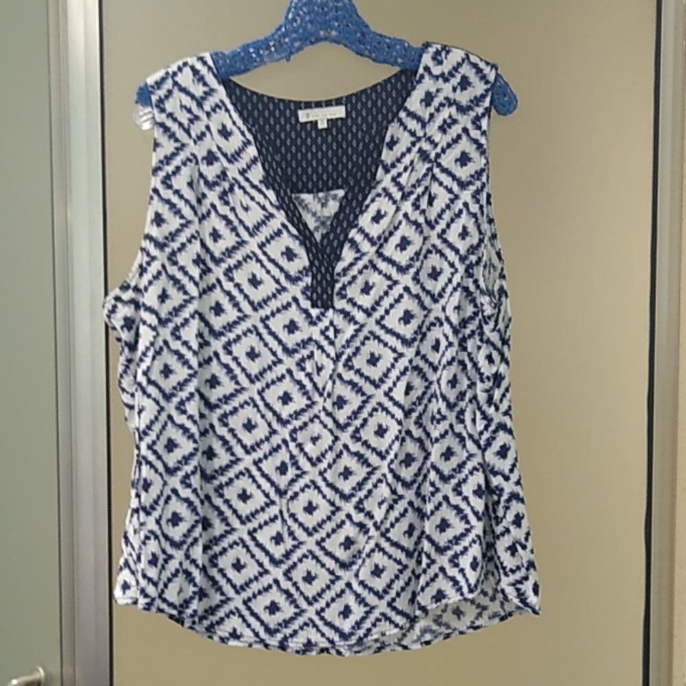 Sleeveless lightweight blouse